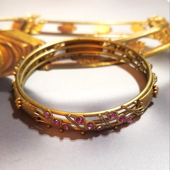 VTG Etruscan Revival Ruby Pink Rhinestone Bangle Bracelet - Picture 4 of 8